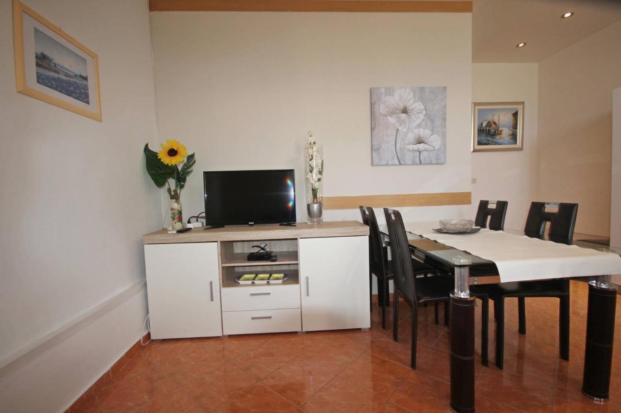 Family Apartment Mirela Borik Zadar Extérieur photo